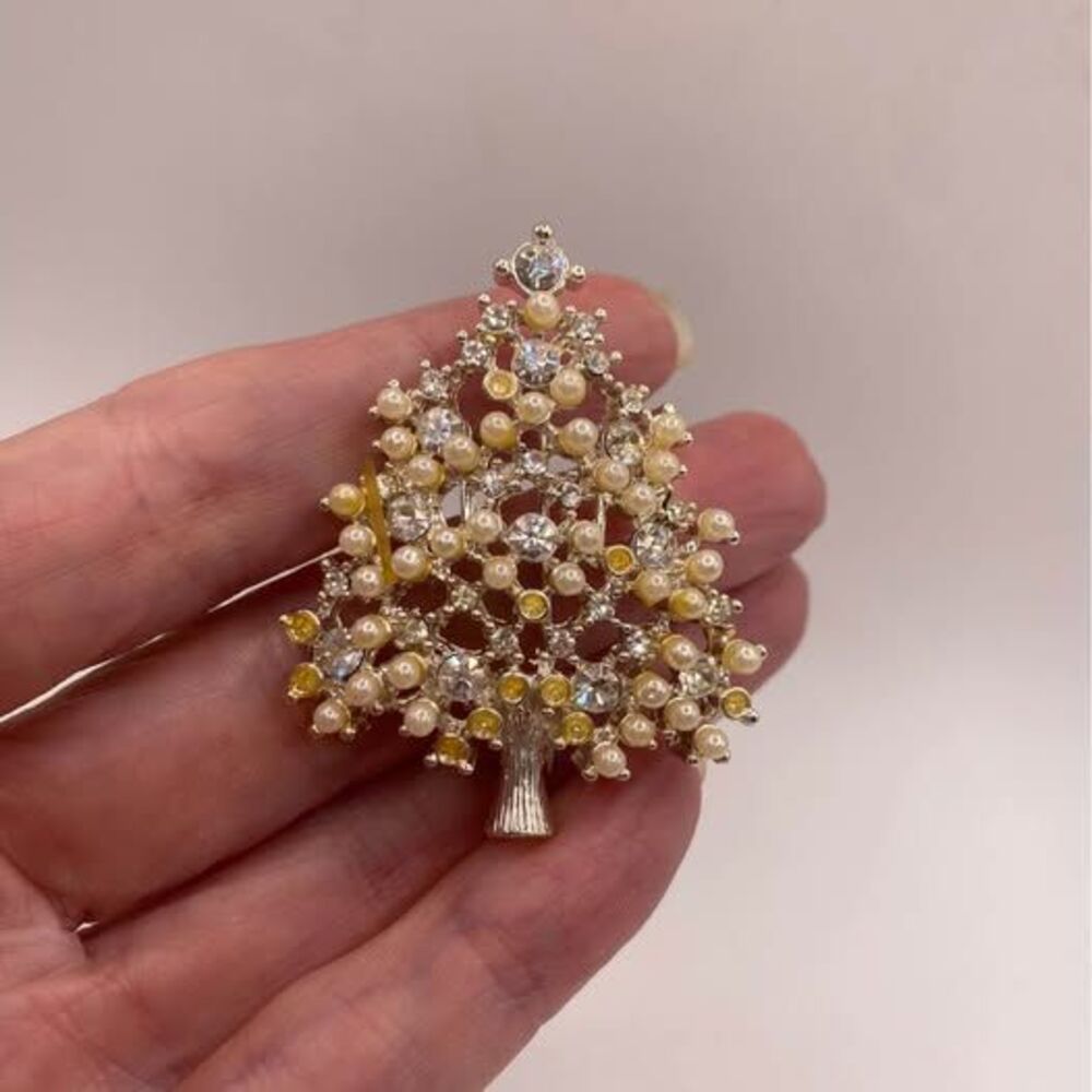 Vintage Eisenberg Ice Christmas Tree Brooch Rhinestone Pearl Pin 2" x 1.5"